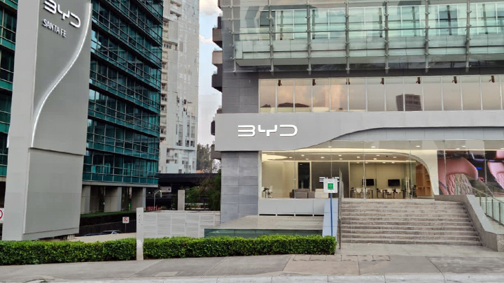 BYD Santa Fe